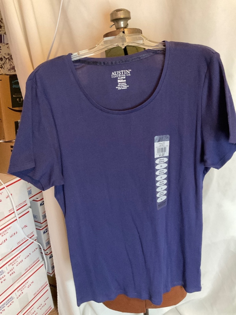 Short sleeve crew neck blouse  size XL.  W257